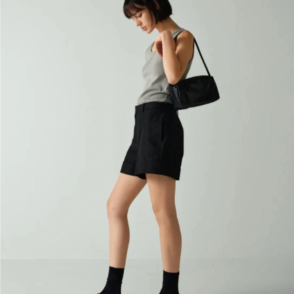 Minimalist Black Shoulder Bag - Women - Picture 4 of 6